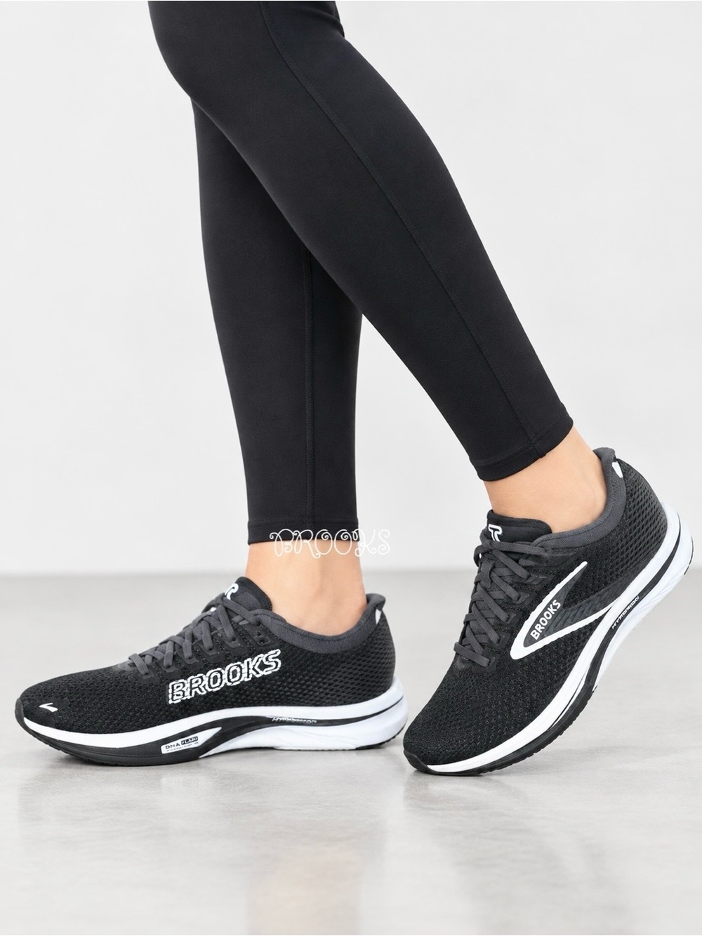 NEW-Brooks Hyperion GTS Womens Running Shoes Black/Grey/White 1203971B054 SZ 8.5
